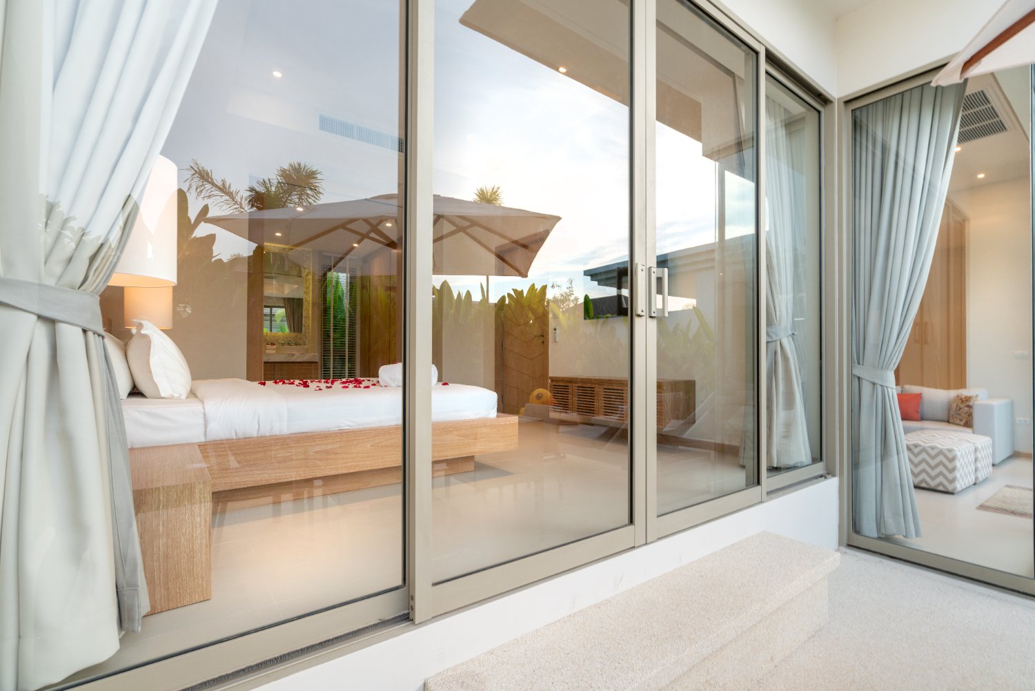 Sliding Door